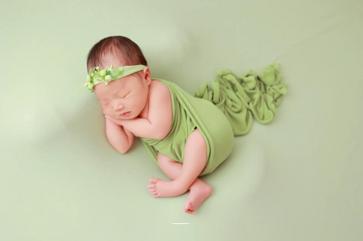 郑州宝宝边吃边拉正常吗